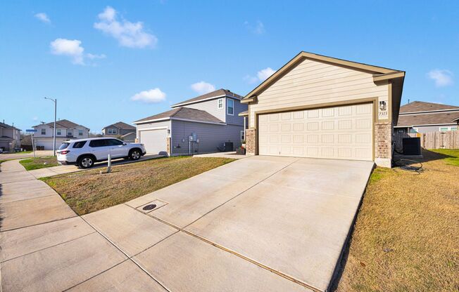 For Rent: Beautiful Bella Vista home in Hudson Reserve! (Walzem + Gibbs Sprawl)