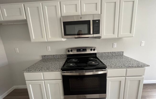 Beautiful 4 Bedroom Home with Huge yard!