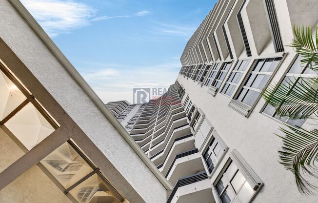 2 beds, 2 baths, $2,700, Unit #1402
