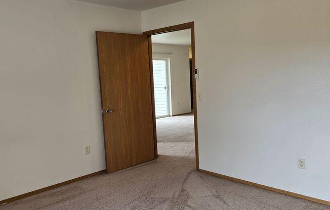 2 beds, 1 bath, 850 sqft, $1,259, Unit PL   7507