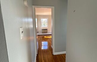 2 beds, 1 bath, $1,750, Unit 1O