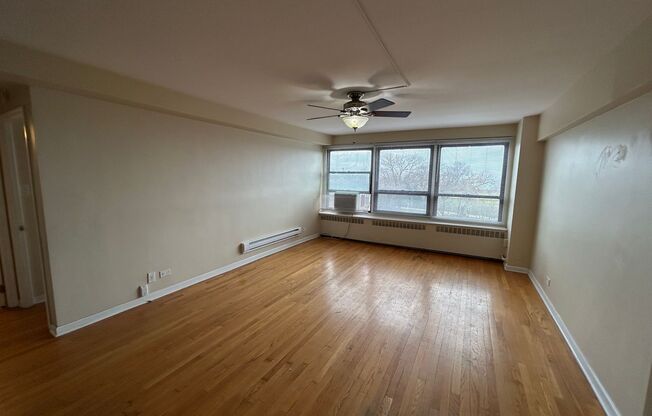 1 bed, 1 bath, 700 sqft, $1,850, Unit 418-0607