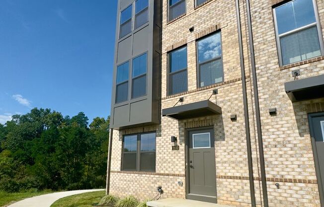 Brand-New 3BD/4BA Townhome Fronting Baltimore Inner Harbor!