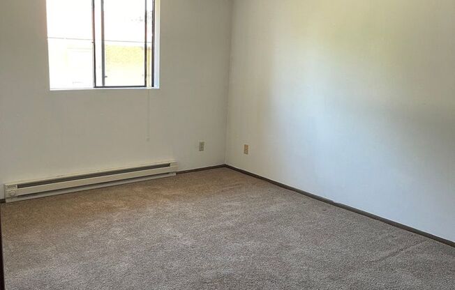 2 beds, 1 bath, 712 sqft, $1,150, Unit 2