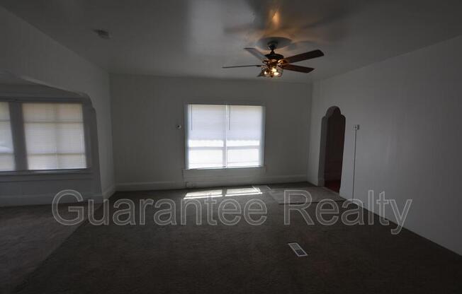 811 E MAIN ST