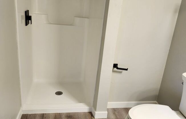 1 bed, 1 bath, 630 sqft, $1,350, Unit 402