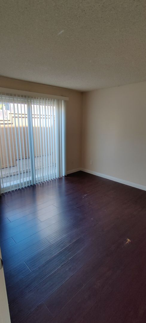 1 bed, 1 bath, 632 sqft, $1,850, Unit 12