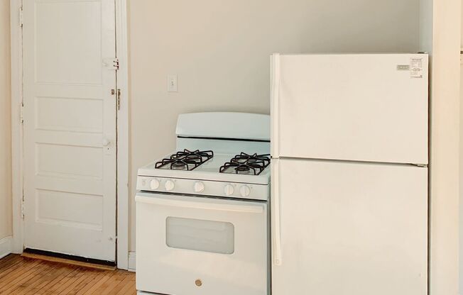 2 beds, 1 bath, 730 sqft, $2,595, Unit 859-3S