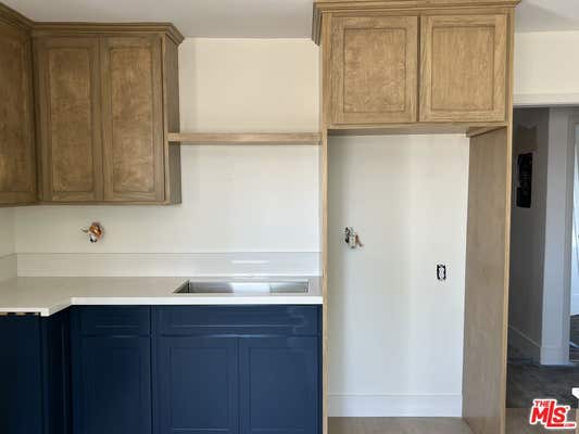 1336 W 37 DR