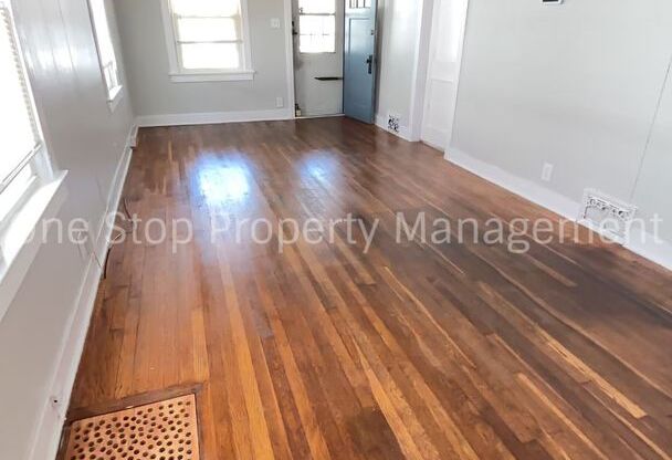 2 Bedroom 1 Bathroom home in Kansas City!