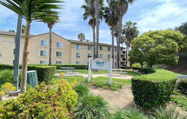 2 beds, 2 baths, 800 sqft, $2,677, Unit 10-103