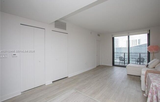 1 bed, 1.5 baths, $3,750, Unit # 1810