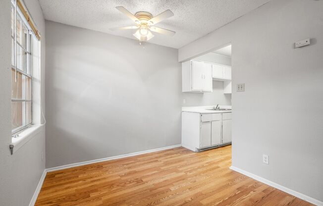 2 beds, 1 bath, 750 sqft, $1,095, Unit K714 - 307 - 206