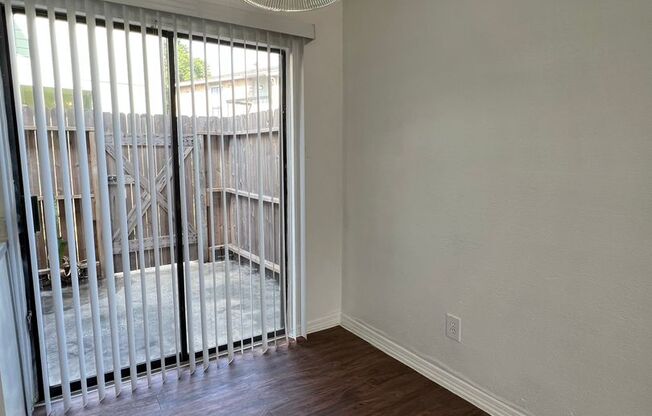 1 bed, 1.5 baths, 776 sqft, $975, Unit 19-604