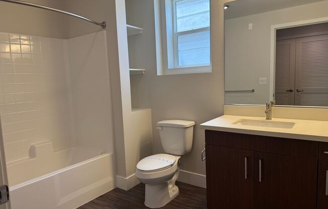 3 beds, 2 baths, 1,300 sqft, $3,815, Unit 3101