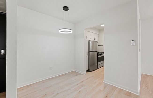 1 bed, 1 bath, 700 sqft, $950, Unit 100