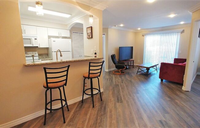 2 beds, 2 baths, 960 sqft, $2,895, Unit 101