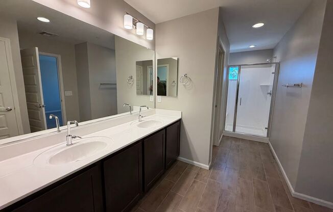 3 beds, 2.5 baths, $2,195, Unit # 22