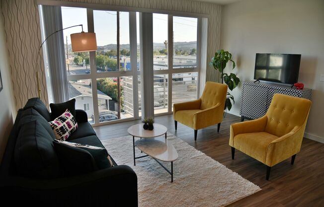 6200 Kester Ave Apartments