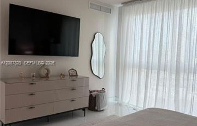 3 beds, 2 baths, $5,900, Unit # 2 1001