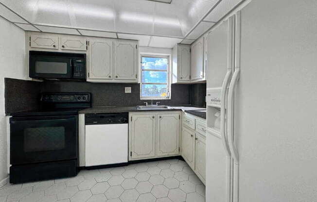 2200 E Hallandale Beach Blvd