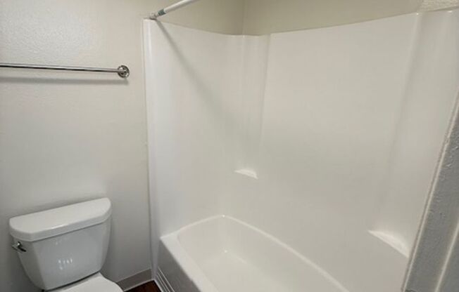 1 bed, 1 bath, 716 sqft, $2,100, Unit P002