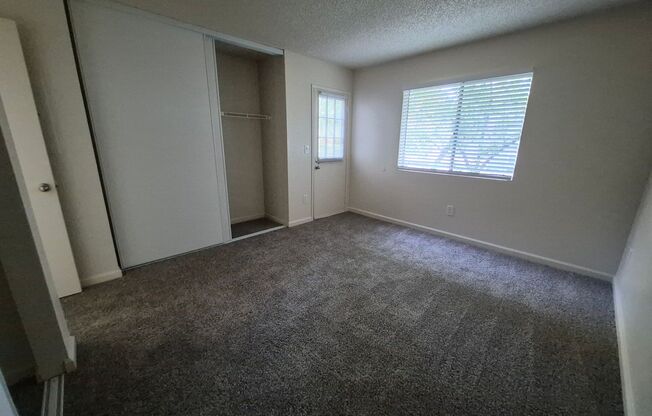 2 beds, 1 bath, 920 sqft, $1,800, Unit 55