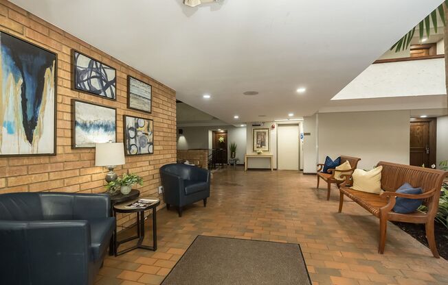 Two Bedroom, 2 Bath Creve Coeur Condo