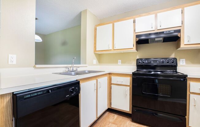 2 beds, 1.5 baths, 1,075 sqft, $2,085, Unit 15201