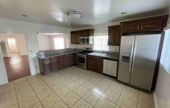 5 beds, 3.5 baths, $3,995