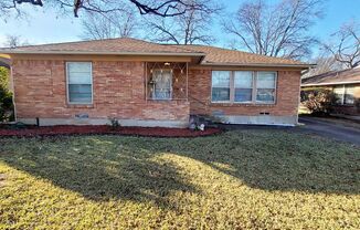 3 Bedroom, 2 Bath home in Casa View!