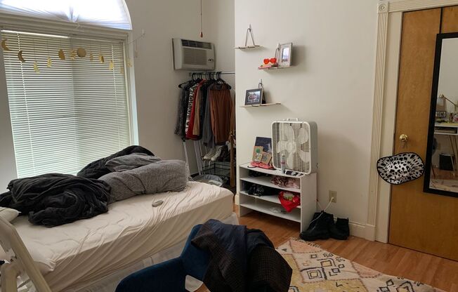 1 bed, 1 bath, $1,250