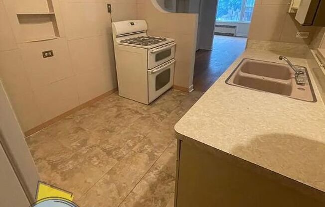1645 Gunderson Ave, Berwyn!