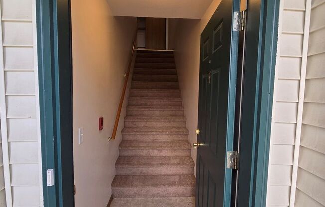 2 beds, 1 bath, 856 sqft, $1,269, Unit PL   7605