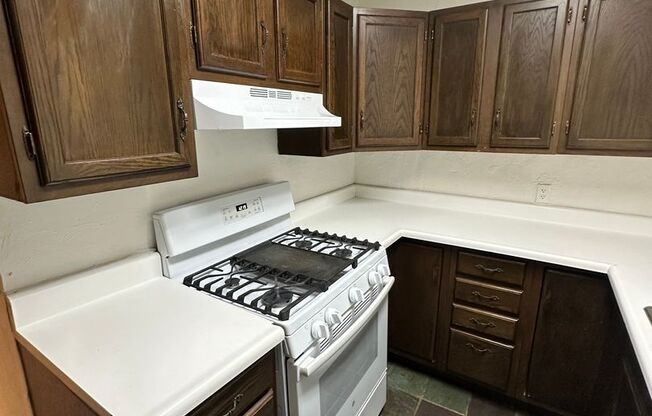 Studio, 1 bath, $1,150, Unit 3