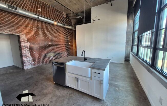 2 beds, 2 baths, 850 sqft, $1,695, Unit Apt. 111