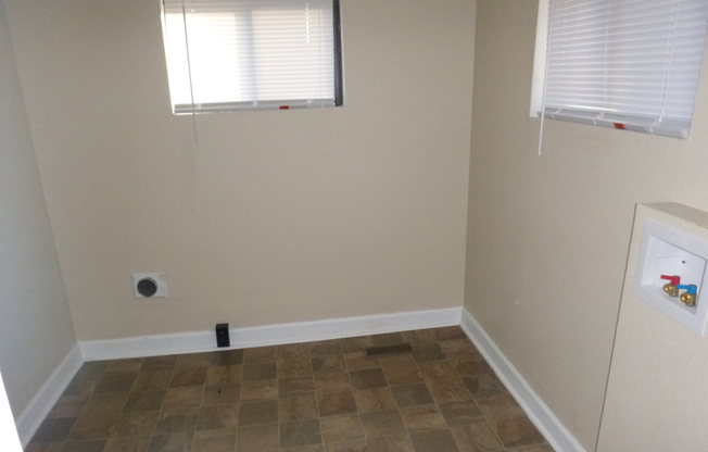 2 beds, 1 bath, $1,680