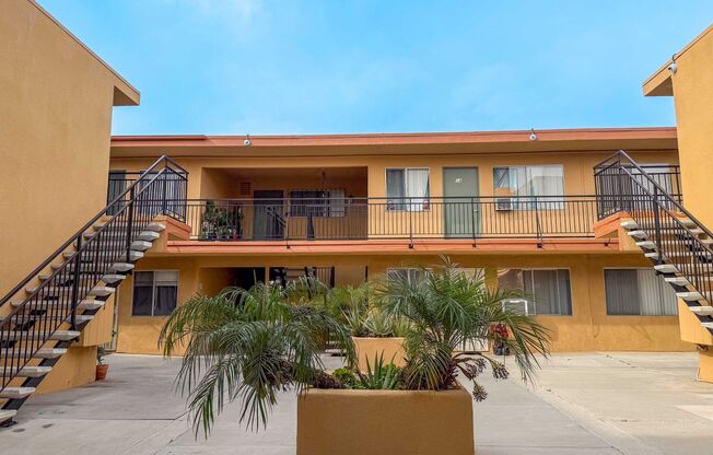 4060 Euclid North Apartments
