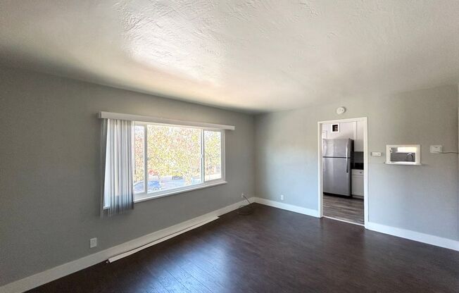 1 bed, 1 bath, $1,800, Unit B