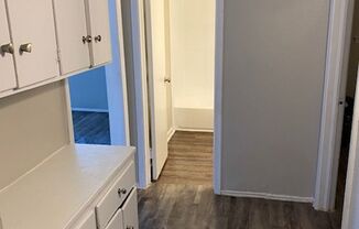 3 beds, 2 baths, 1,000 sqft, $1,718, Unit 1809-102