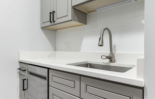 2 beds, 1 bath, 600 sqft, $2,195, Unit 204