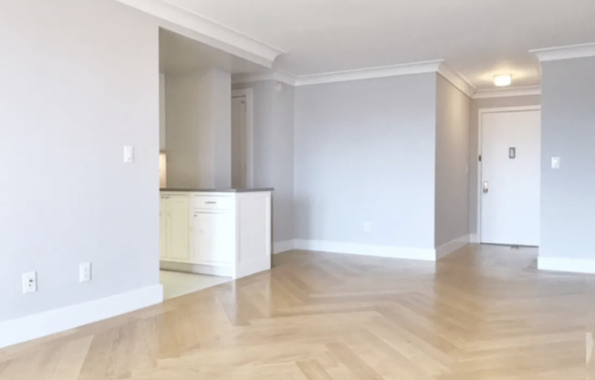 2 beds, 1 bath, 789 sqft, $6,595, Unit 22D