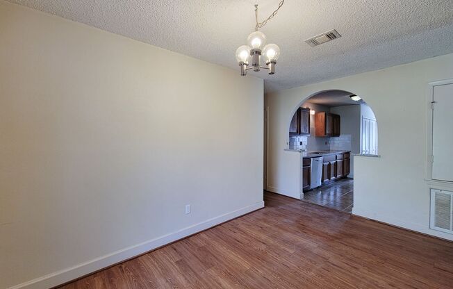 RECENTLY RENOVATED 3 BEDROOM 2 BATH LEASE HOME IN SPRING AREA!