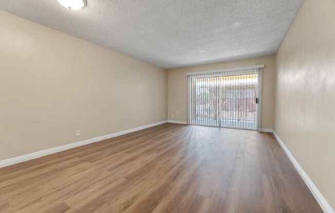 2 beds, 1 bath, 792 sqft, $1,350, Unit 82504