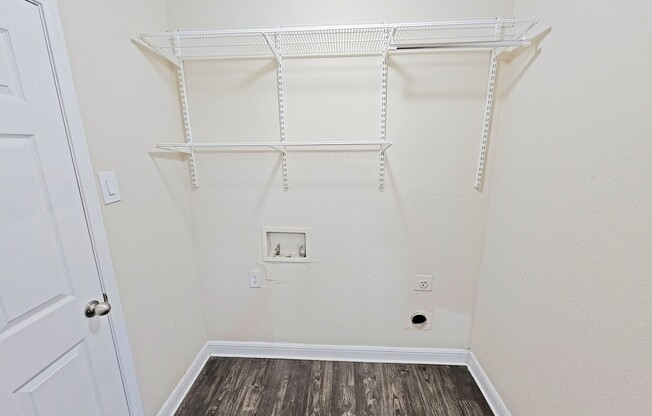 2 beds, 1 bath, 1,062 sqft, $2,395