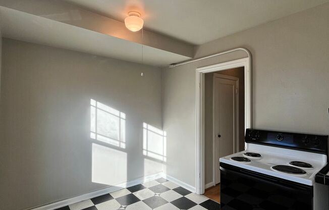 Studio, 1 bath, $1,345, Unit 005