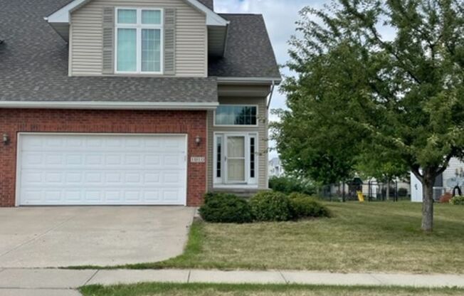 Spacious 4 Bedroom, 3-1/2 Bath Home in North Liberty with big back yard!!!