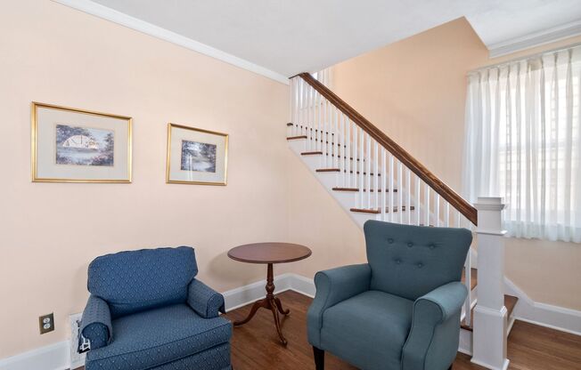 2 Story Single Family 3 Bed 2 Baths in Webster Groves! (MOVE IN SPECIAL)