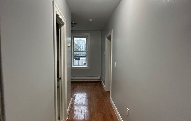 1 bed, 1 bath, $1,500, Unit 06