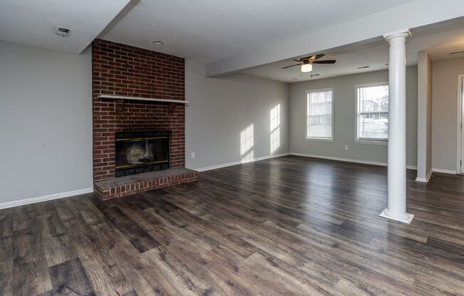 Beautiful Colonial Style Contemporary Home in South Columbia!